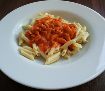 Makkaroni mit Original DDR Tomatensoße aus der Schulspeisung