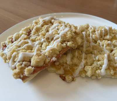 Prasselkuchen nach DDR Rezept mit Marmelade und Streuseln