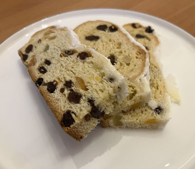 Klassischer Weihnachtsstollen nach DDR-Rezept